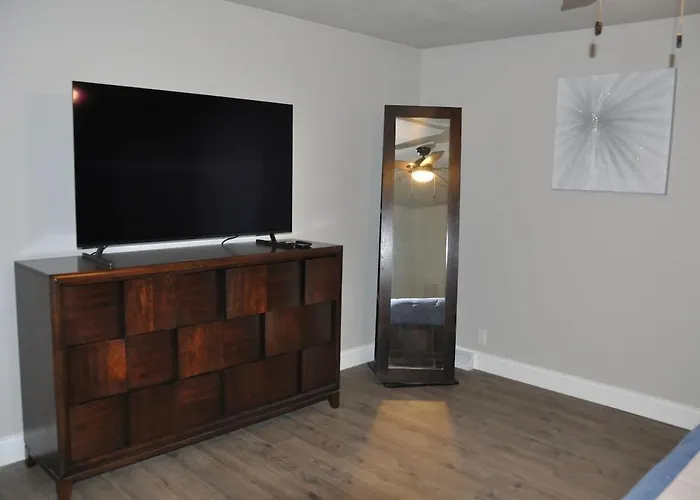 The Linwood Retreat Canton